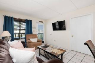 2 Bed 2 Bath Condo by Beach with Resort Pool - South Padre Island - 3