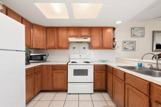 2 Bed 2 Bath Condo by Beach with Resort Pool - South Padre Island - 1