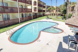 1st Floor 2 Bd 2 Ba Condo w Beach View& Pool - South Padre Island - 7