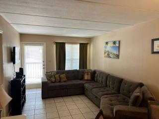 1st Floor 2 Bd 2 Ba Condo w Beach View& Pool - South Padre Island - 2