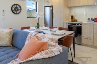 New Brighton Beachside Stay - Near He Puna Pool - 1
