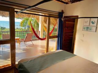 Deluxe Family Suite - In front of the sea - Moñitos - 8