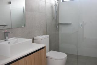 New 2-story house with 4 bedrooms and 3 shower rooms - Burwood - 2