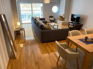 Classy 3BR with 2 Bathrooms Apartment in Marousi - 6