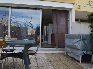 Appartement cosy 2 pièces avec terrasse fermée, proche plage et commerces, parking privé inclus - FR-1-250-156 - Le Grau-du-Roi - 1