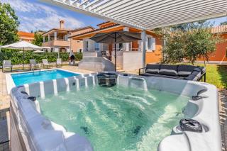 Villas Lotus with Pool and Jacuzzi - Pula - 6