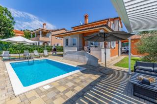 Villas Lotus with Pool and Jacuzzi - Pula - 4