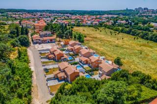 Villas Lotus with Pool and Jacuzzi - Pula - 8