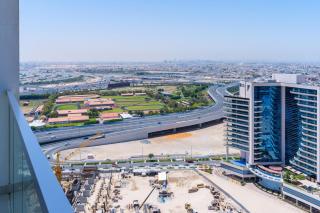 Elegant Studio in City Center with Balcony - 5