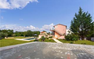 Beautiful Apartment In Malinska - 8