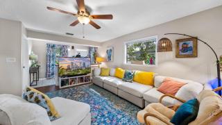 Zen Jungle House by Busch Gardens Sleeps 10 with Outdoor Games and bikes! - Tampa - 5