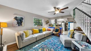 Zen Jungle House by Busch Gardens Sleeps 12 with Outdoor Games & Detached Play Space! - Tampa - 6