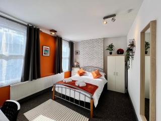 Clarence House 3 Bedrooms 8min to Station E17 North East London - London - 8