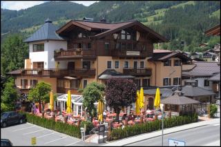 Appartements Lorenzoni, Cafe Konditorei Helmut Lorenzoni - Kirchberg in Tirol - 6