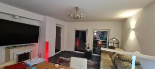 Möblierte Souterrainwohnung mit 2 Schlafzimmern und Garten - Bad Homburg vor der Höhe - 0