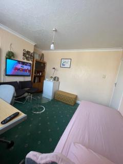 Room - Canvey - 1