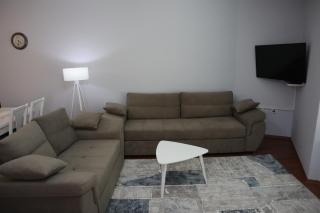 Prima Guesthouse - Mountain View - Sunny Balcony - 3 min walk to Lake - Pogradec - 3