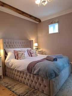 Luxury Victorian Hayloft barn self contained - South Witham - 2