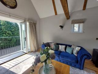 Luxury Victorian Hayloft barn self contained - South Witham - 4