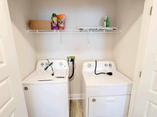 NEW built Townhouse in Pensacola,EV connector - 4
