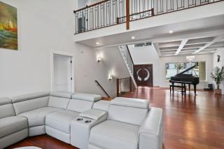 Luxurious Mansion, Deck, Patio, Chef’s Kitchen - 6