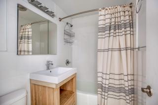 Chelsea 2BR w WD on a quiet street NYC-299 - New York - 2