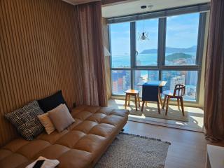 premium ocean view in HAEHUNDAE BONA TRAVEL - Busan - 6