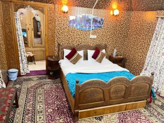 New Silver Jubilee Heritage Group Of Houseboats - Srinagar - 9