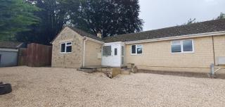 FREE Parking, Stylish and Spacious Bungalow - Bath - 5