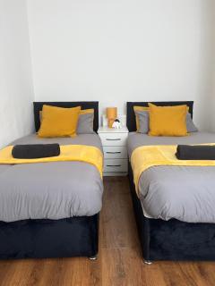 spacious 3 bed - EFC stays - Liverpool - 6