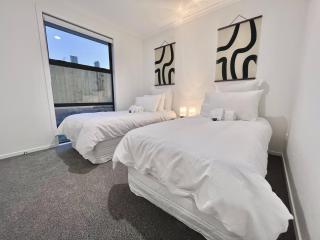 Villa in Central Hamilton - By KOSH BNB - Hamilton - 5