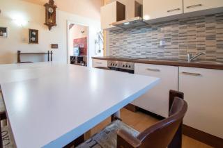 VILLA VALKANE PET FRIENDLY 150m FROM THE STUNNING VALKANE BEACH, City indoor pools-fitness and City mall - Pula - 1