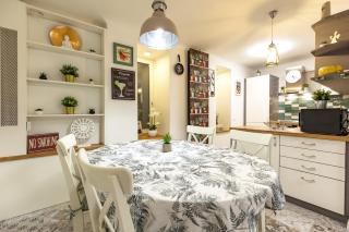 Riverside Luxury - 1