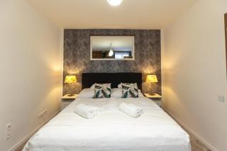 Riverside Luxury - 7