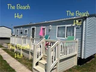 Lyons Robin Hood, RHYL "The Beach Hut" - Rhyl - 2
