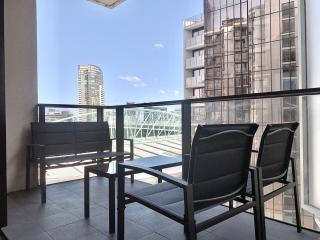 Rooftop Pool 2BR Apt at Marvel Stadium with Free Parking - Melbourne - 5