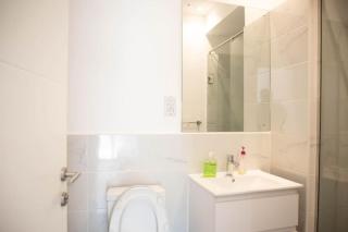 Cantonments Beautiful 2 Bedroom Apartment - 6