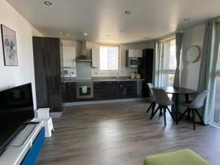 Morden 2bed2bath London Zone2 City/River View Home - 7