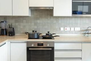 Central 2 Bed Apartment - 9