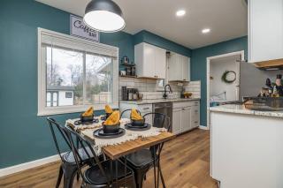 Close to airport* Pets*Fenced yard*A/C & Fast WIFI - 9