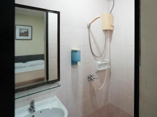 Amrise Hotel, Check in at 10PM, Check out at 9AM - Singapore - 8