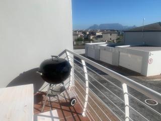 Walk to Big Bay Beach - NEW we have back up power - Cape Town - 9
