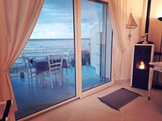 Blue Life, sea-luxury rooms on the beach between Palermo and Cefalu' - 8