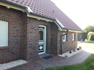 Tolles Ferienhaus in Pilsum - Ferienhaus Trientje - mit Garten und überdachter Terrasse - Pilsum - 5