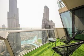 Stylish 3BR with Balcony Burj Khalifa & Fountain Views Near Dubai Mall - 6