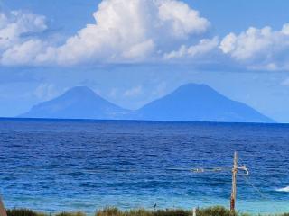 "Appartamento del Mare Gliaca" con vista Isole Eolie,ampia terrazza,wifi e parcheggio privato gratuito - Piraino - 6