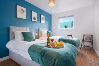 Stylish Apartment - Walking Distance to the City Centre - Free Parking, Fast Wi-Fi and SmartTV with Netflix by Yoko Property - 9