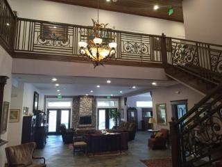 Hearthstone Elegant Lodge - 9