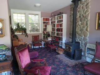 Hearthstone Elegant Lodge - 5