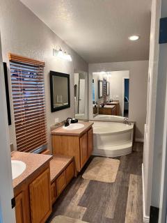 Parker Strip pool house with game room! - Parker - 2